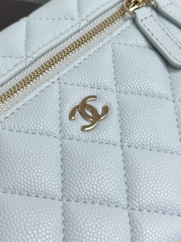 Chanel LP Blue - Image 5
